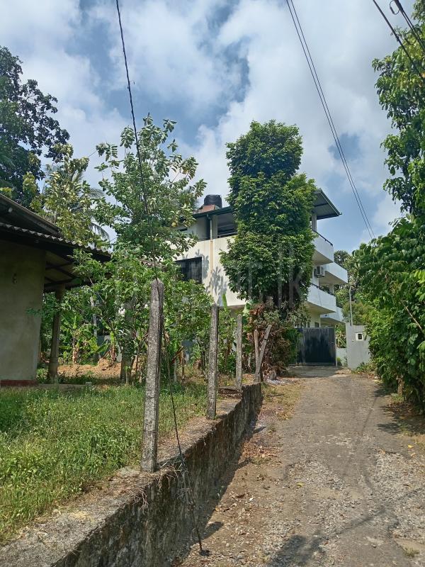 House for Sale in Athurugiriya