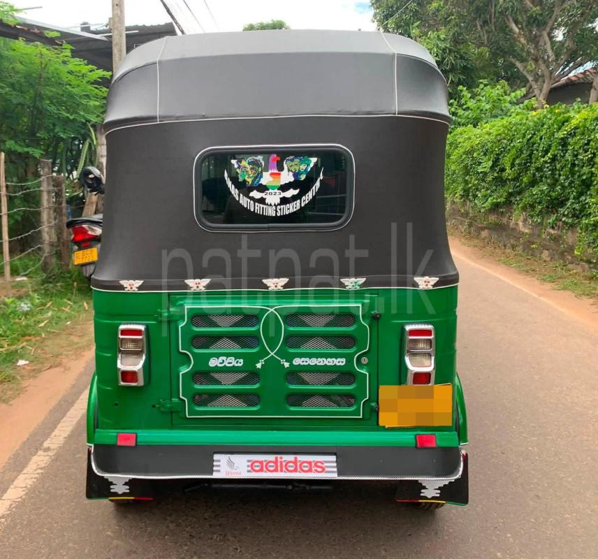 Bajaj 4 stroke 2011 - භාවිතා කරන ලද ත්‍රිරෝද රථය sale in Sri Lanka - patpat.lk