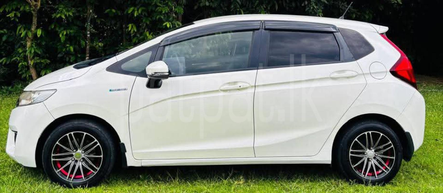 Honda Fit 2015 - பயன்படுத்தப்பட்டது கார் sale in Sri Lanka - patpat.lk