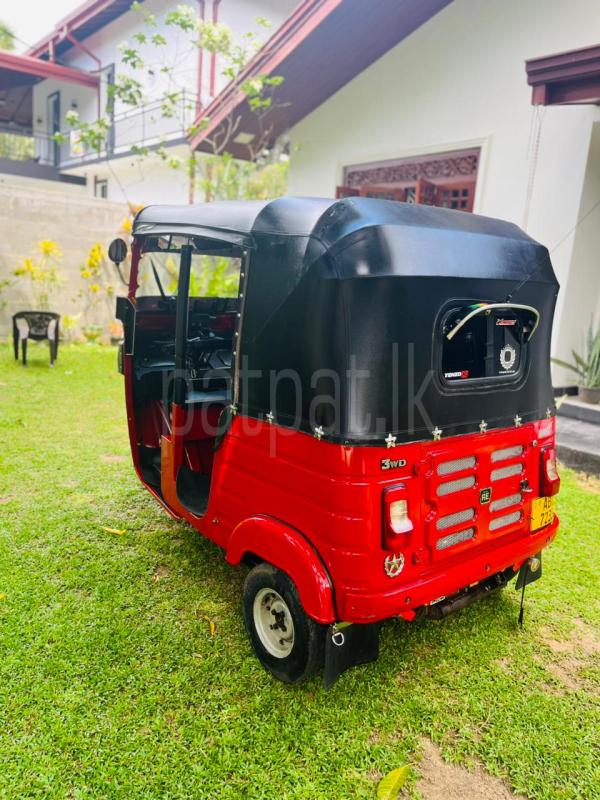 Bajaj Three Wheel 2016 - பயன்படுத்தப்பட்டது முச்சக்கர வண்டி sale in Sri Lanka - patpat.lk