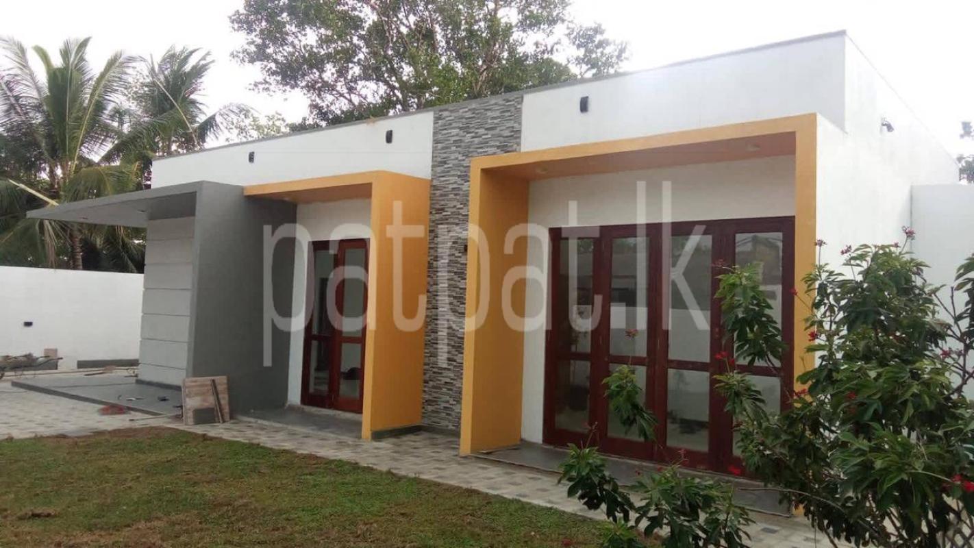 House for Sale in Kahathuduwa ads-image-1
