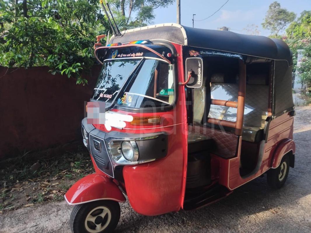 Bajaj Three Wheel 2018 - பயன்படுத்தப்பட்டது முச்சக்கர வண்டி sale in Sri Lanka - patpat.lk