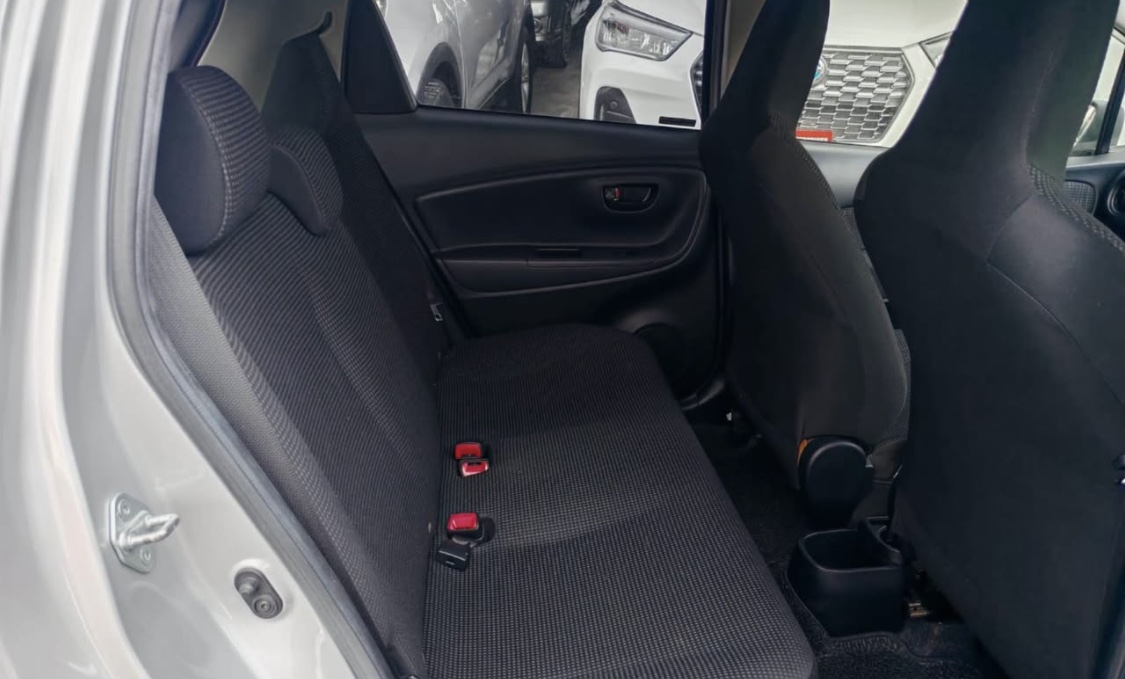 Toyota Vitz 2017 - பயன்படுத்தப்பட்டது கார் sale in Sri Lanka - patpat.lk