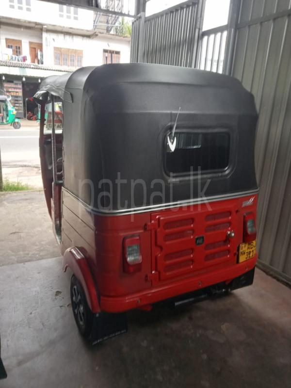Bajaj 4 stroke 2015 - பயன்படுத்தப்பட்டது முச்சக்கர வண்டி sale in Sri Lanka - patpat.lk