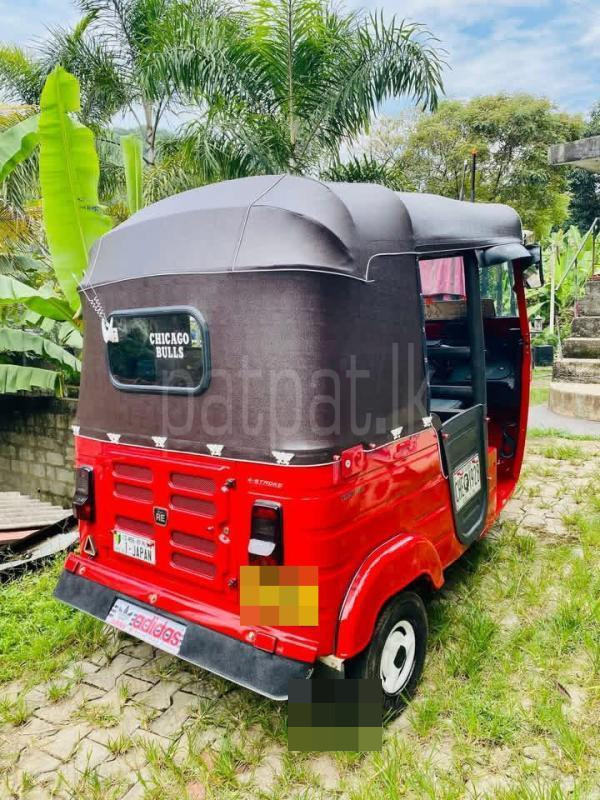 Bajaj Three Wheel 2015 - பயன்படுத்தப்பட்டது முச்சக்கர வண்டி sale in Sri Lanka - patpat.lk
