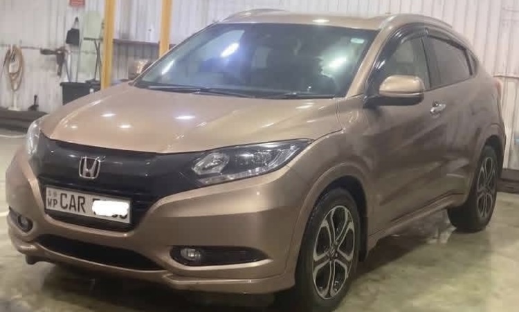 Honda Vezel 2016 - பயன்படுத்தப்பட்டது SUV sale in Sri Lanka - patpat.lk