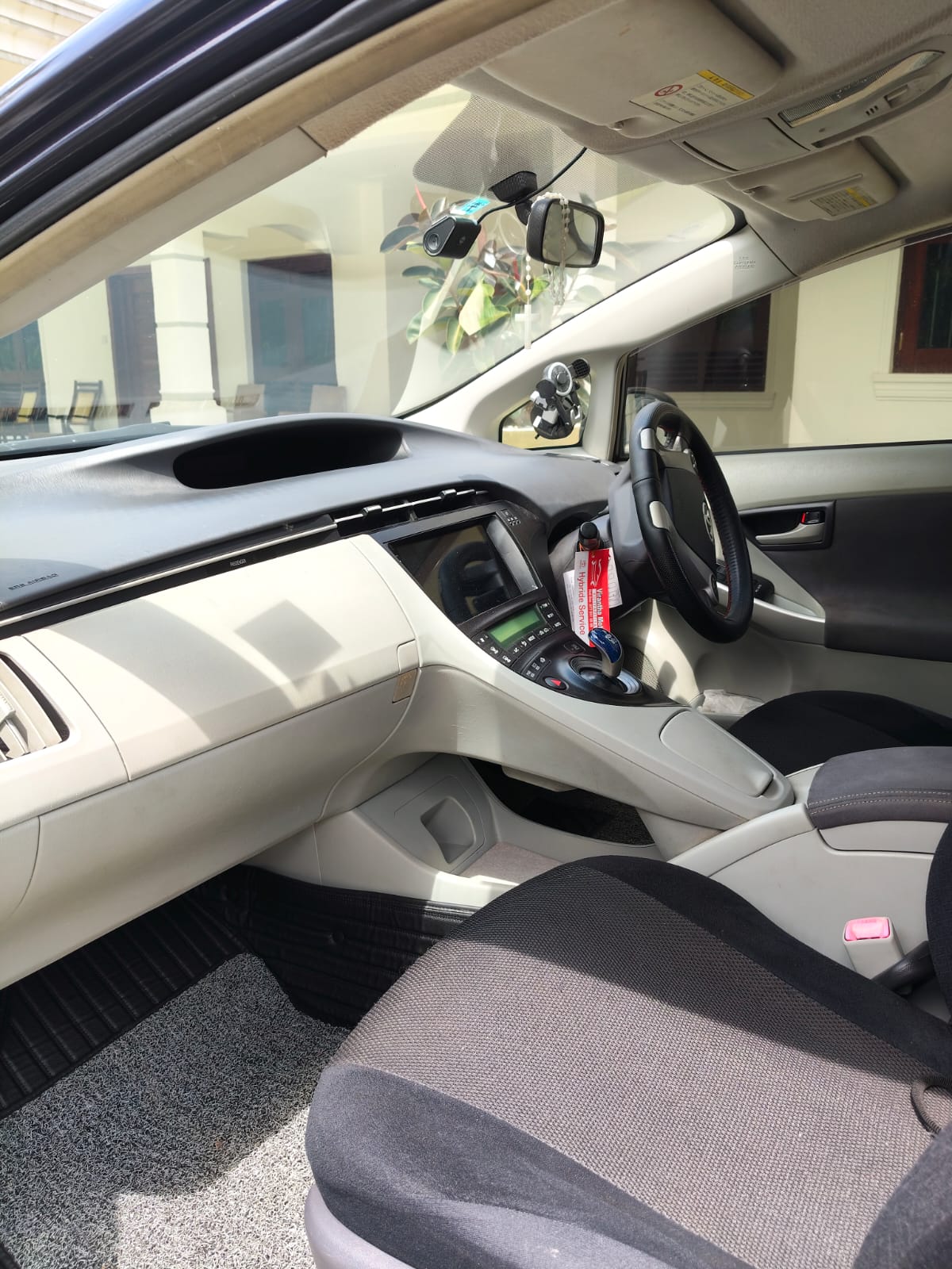 Toyota Prius 2011 - பயன்படுத்தப்பட்டது கார் sale in Sri Lanka - patpat.lk