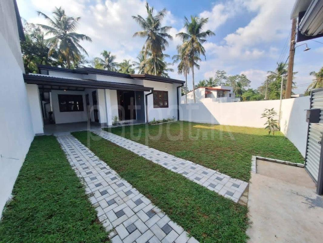 House for Sale in Athurugiriya