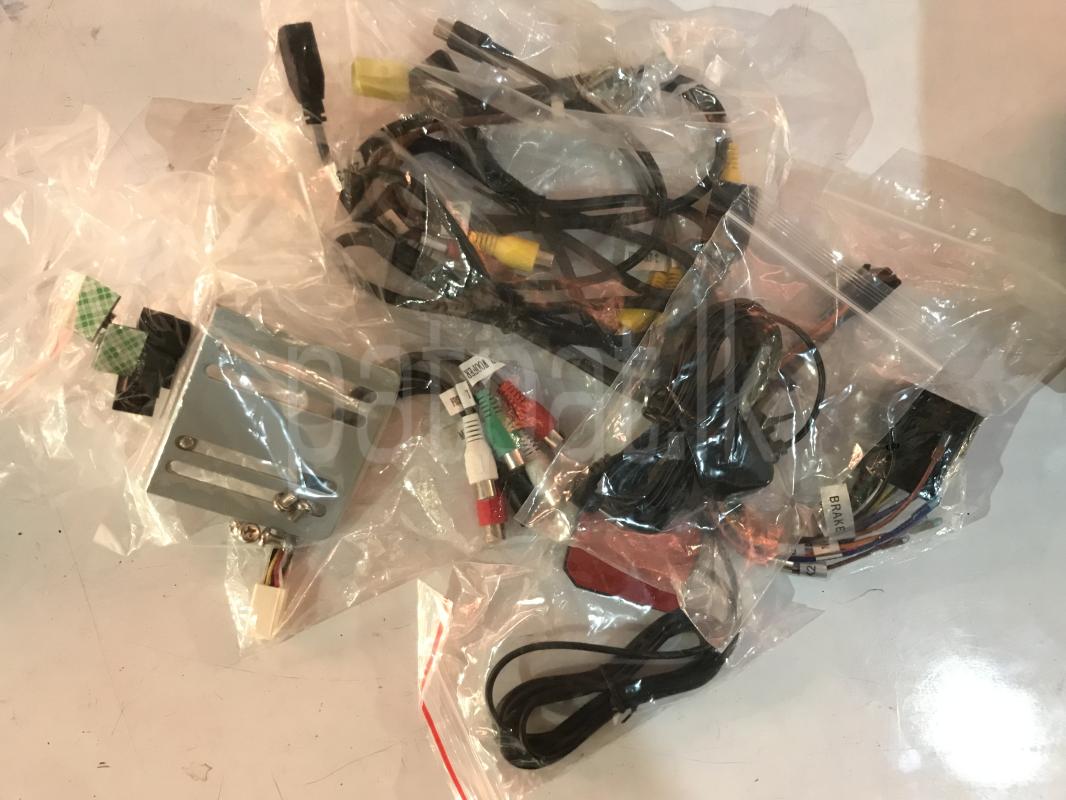 Vanku 2GB RAM/ 16GB ROM android car player(with all cables)