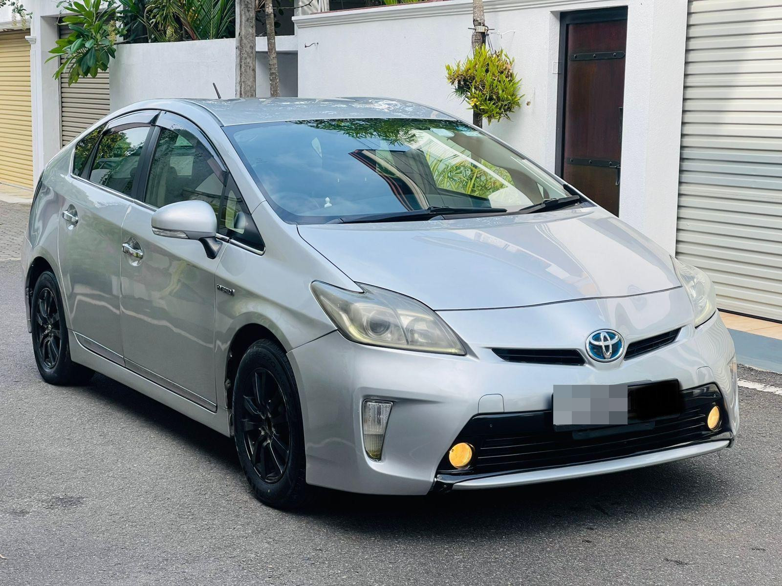 Toyota Prius 2013 - பயன்படுத்தப்பட்டது கார் sale in Sri Lanka - patpat.lk