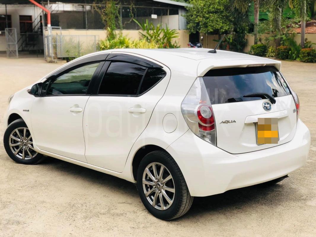 Toyota Aqua 2013 - பயன்படுத்தப்பட்டது கார் sale in Sri Lanka - patpat.lk