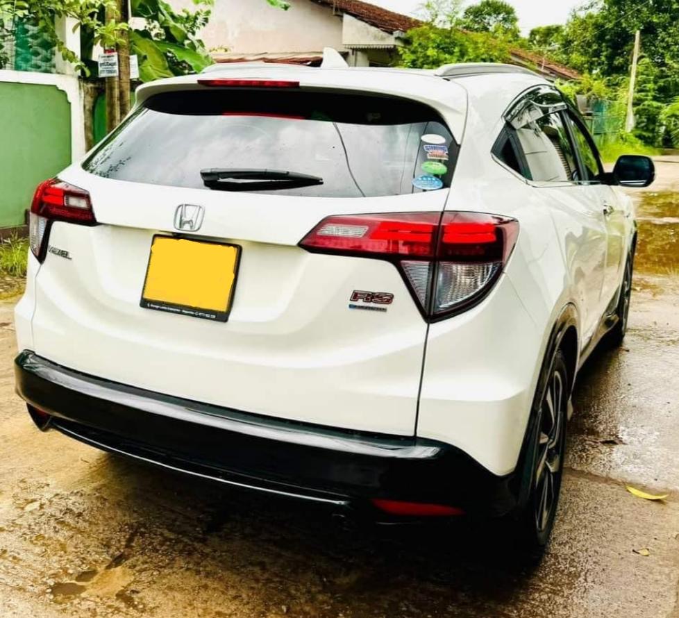 Honda Vezel 2017 - Used SUV sale in Sri Lanka - patpat.lk