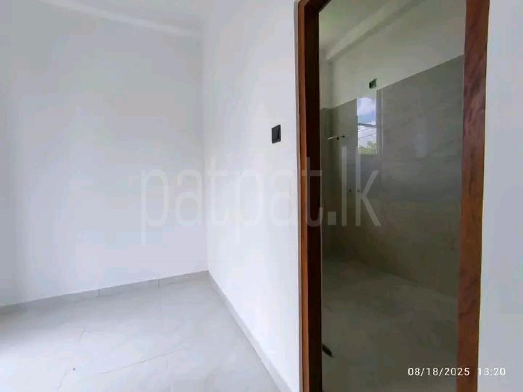 House for Sale in Athurugiriya