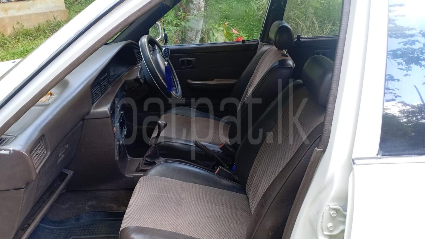 Toyota Corona 1992 - பயன்படுத்தப்பட்டது கார் sale in Sri Lanka - patpat.lk