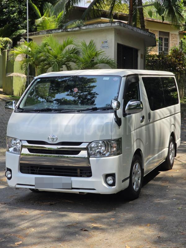 Toyota Hiace 2015 - பயன்படுத்தப்பட்டது வேன் sale in Sri Lanka - patpat.lk