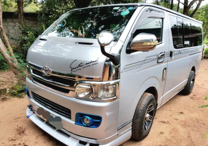 Toyota Hiace 2007 - භාවිතා කරන ලද වෑන් රථය sale in Sri Lanka - patpat.lk