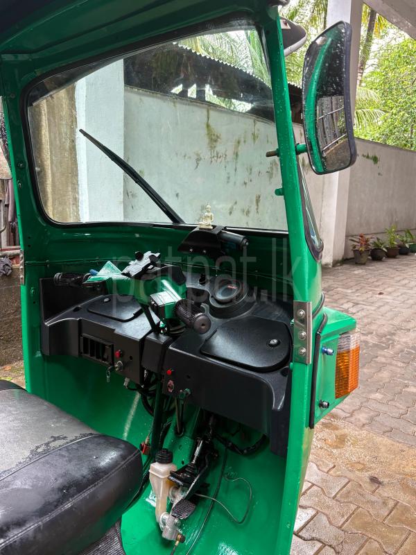 Bajaj 4 stroke 2010 - பயன்படுத்தப்பட்டது முச்சக்கர வண்டி sale in Sri Lanka - patpat.lk