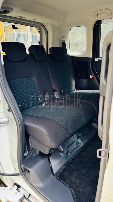 Toyota Roomy 2023 - மறுசீரமைக்கப்பட்டது வேன் sale in Sri Lanka - patpat.lk