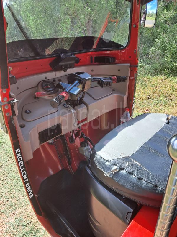 Bajaj Three Wheel 2016 - பயன்படுத்தப்பட்டது முச்சக்கர வண்டி sale in Sri Lanka - patpat.lk