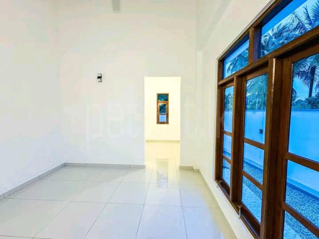 House for Sale in Athurugiriya