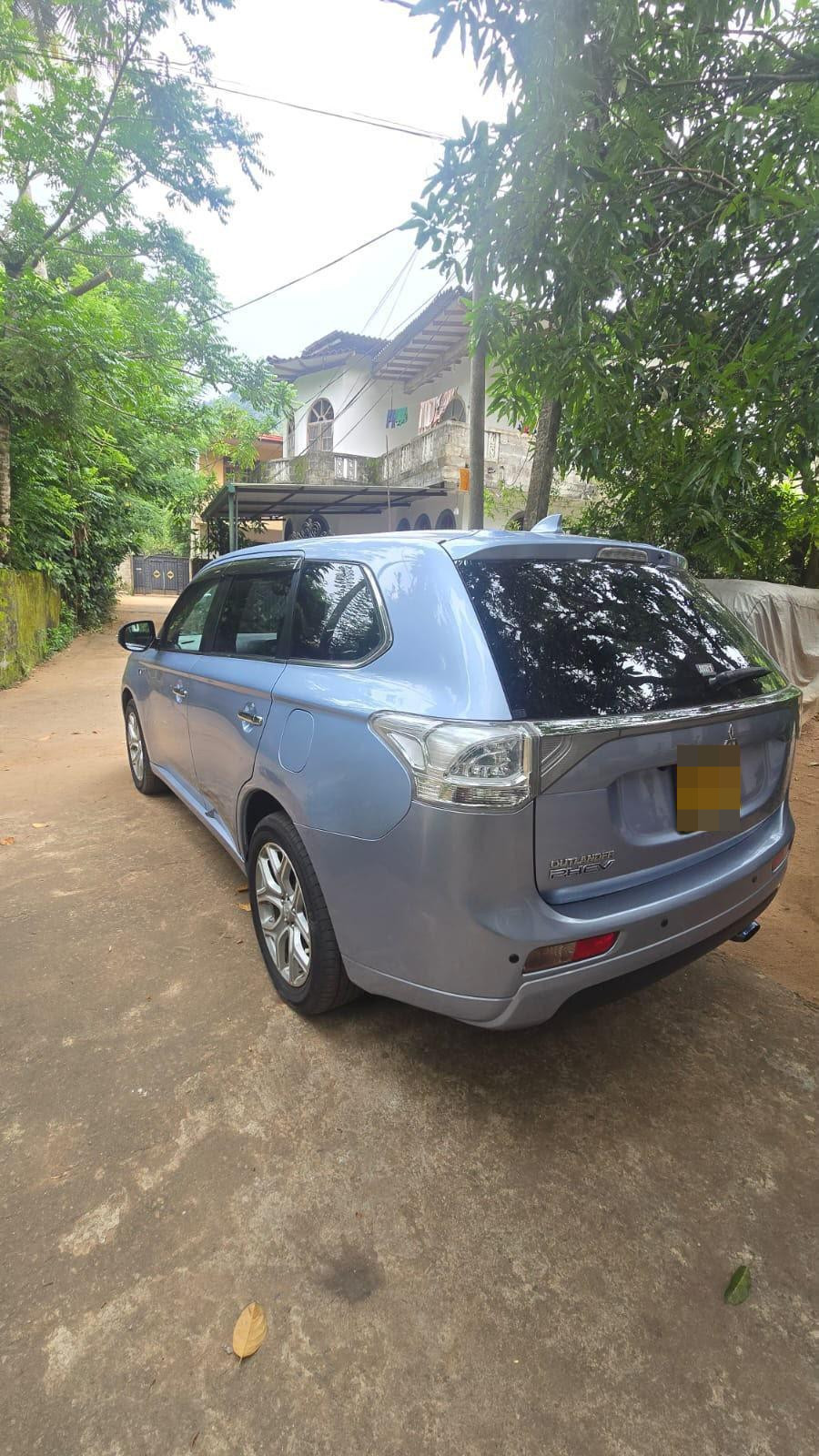 Mitsubishi Outlander 2014 - Used SUV sale in Sri Lanka - patpat.lk