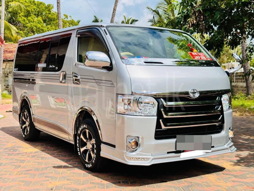 Toyota Hiace 2011 - பயன்படுத்தப்பட்டது வேன் sale in Sri Lanka - patpat.lk