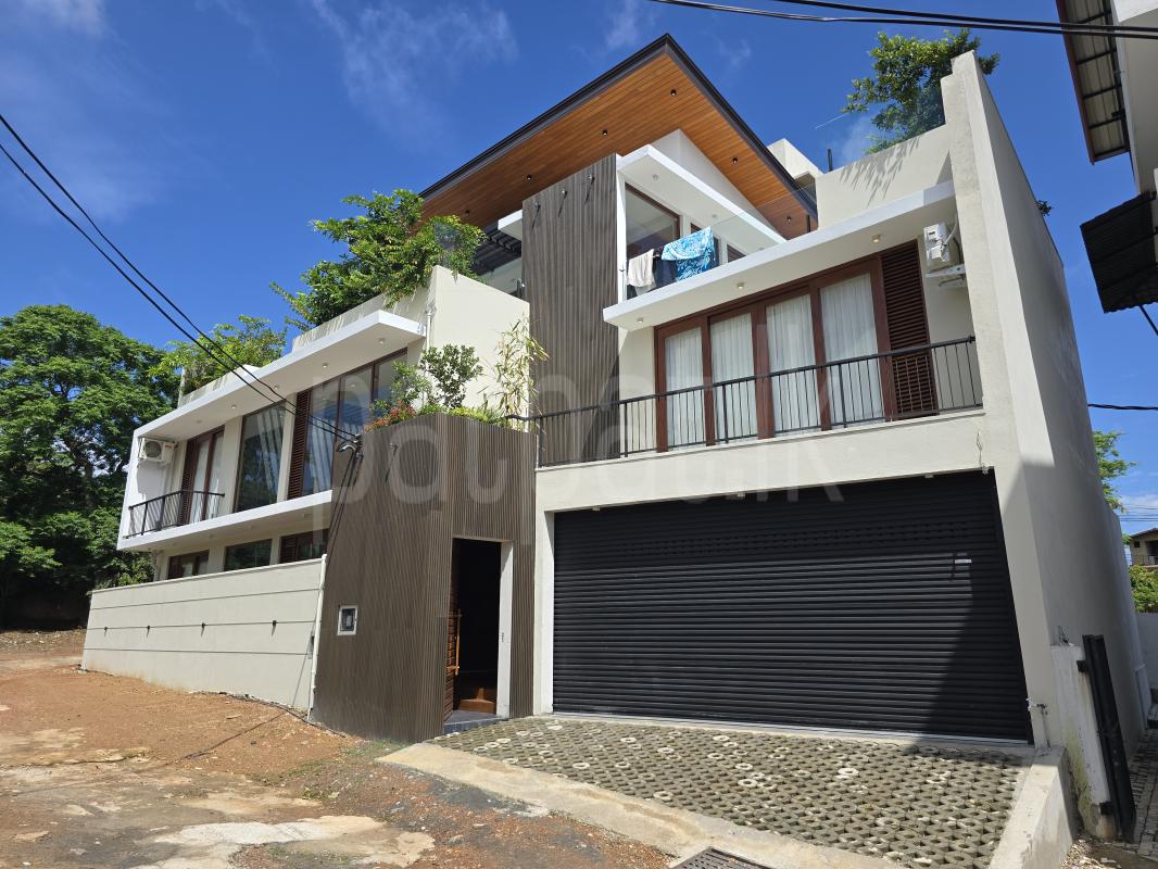 House for Sale in Boralesgamuwa
