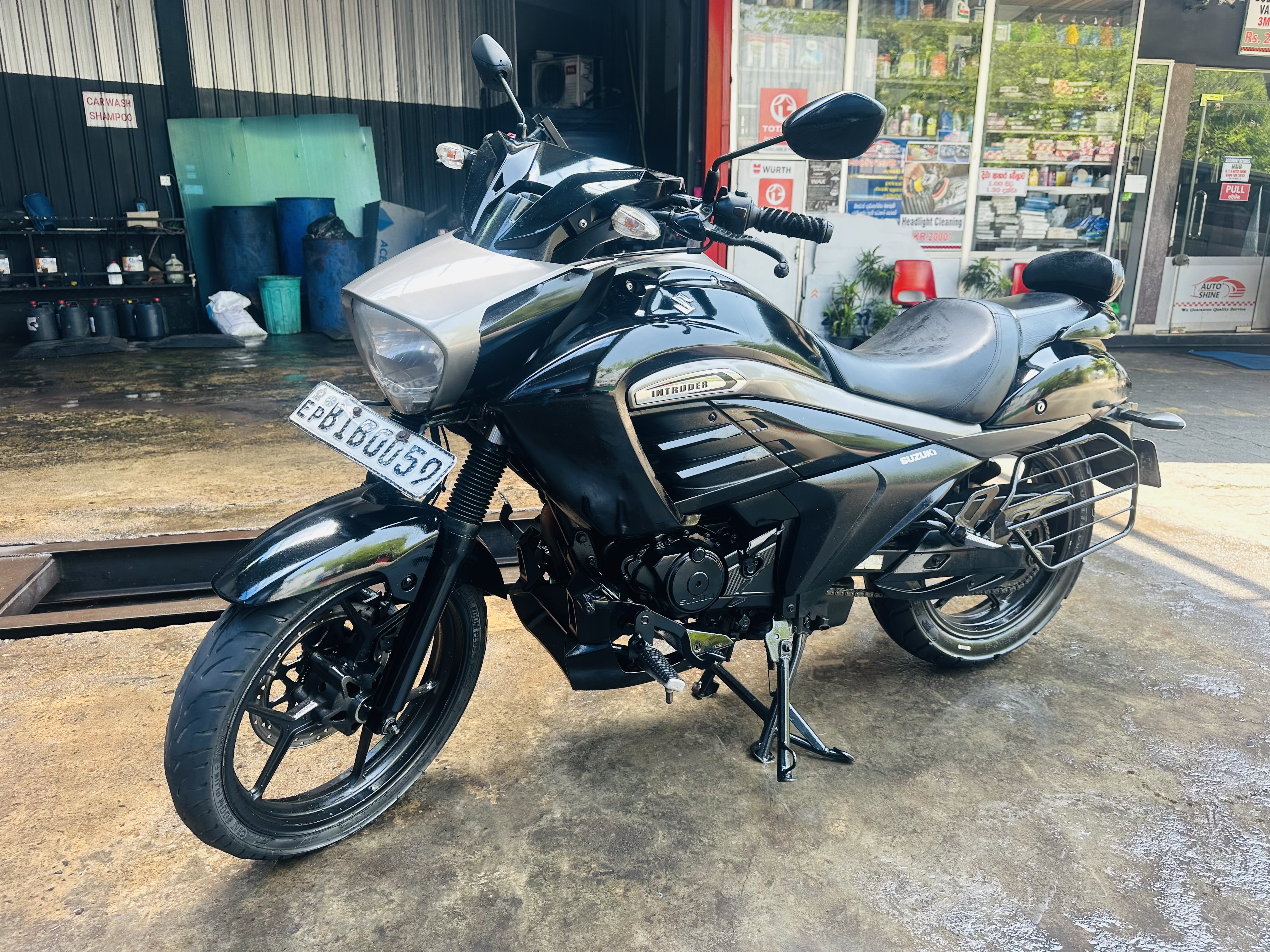 Suzuki Intruder 2019