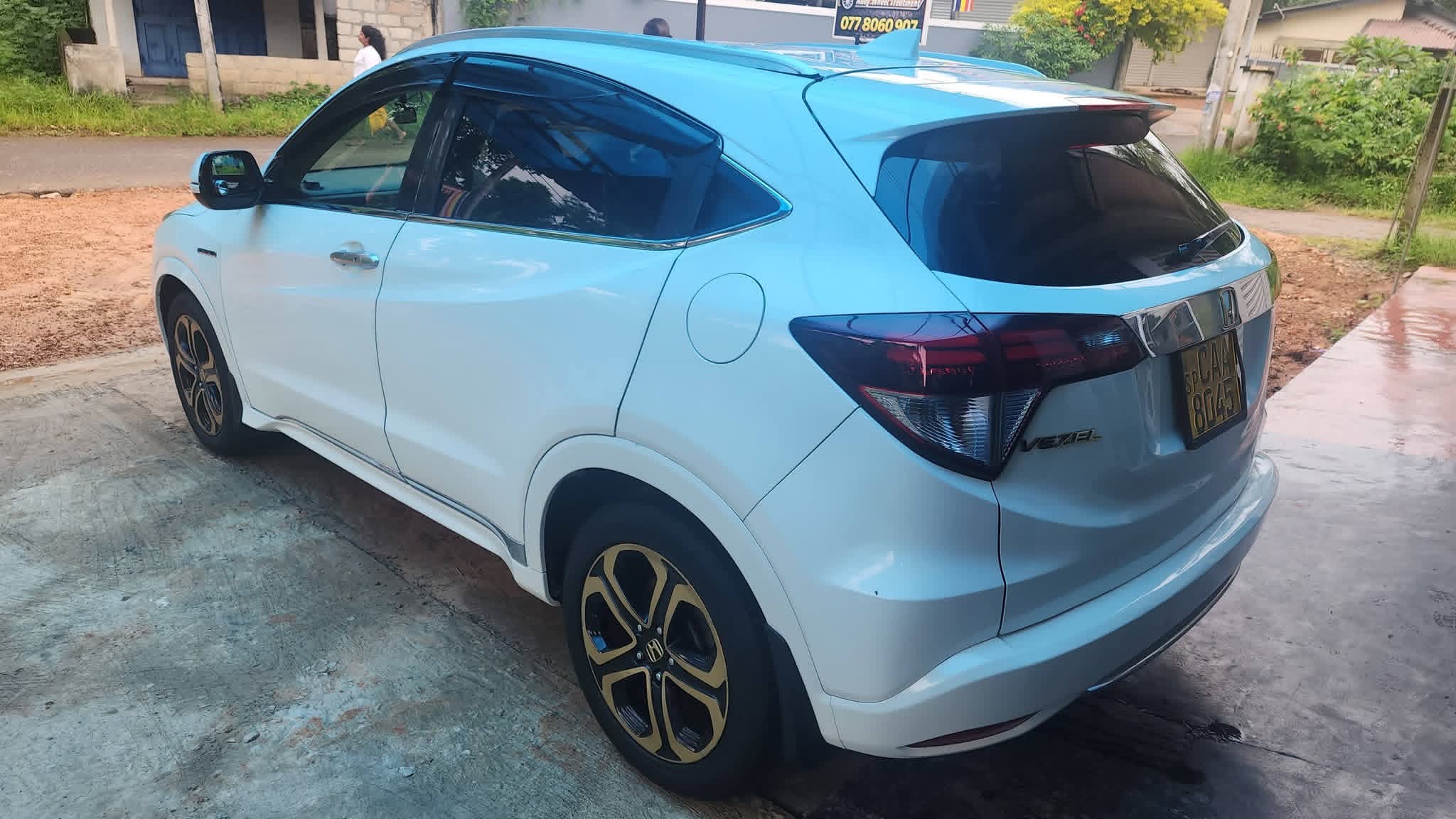 Honda Vezel 2014 - பயன்படுத்தப்பட்டது SUV sale in Sri Lanka - patpat.lk