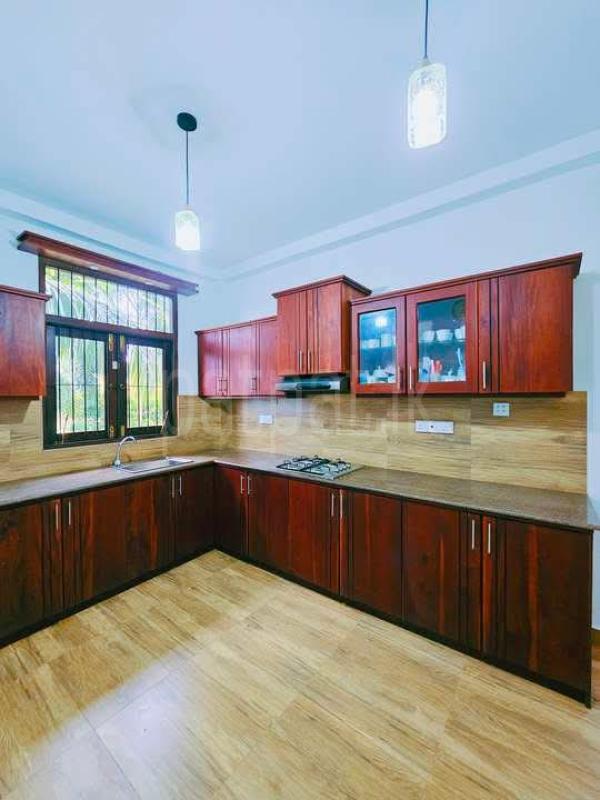 House for Sale in Athurugiriya