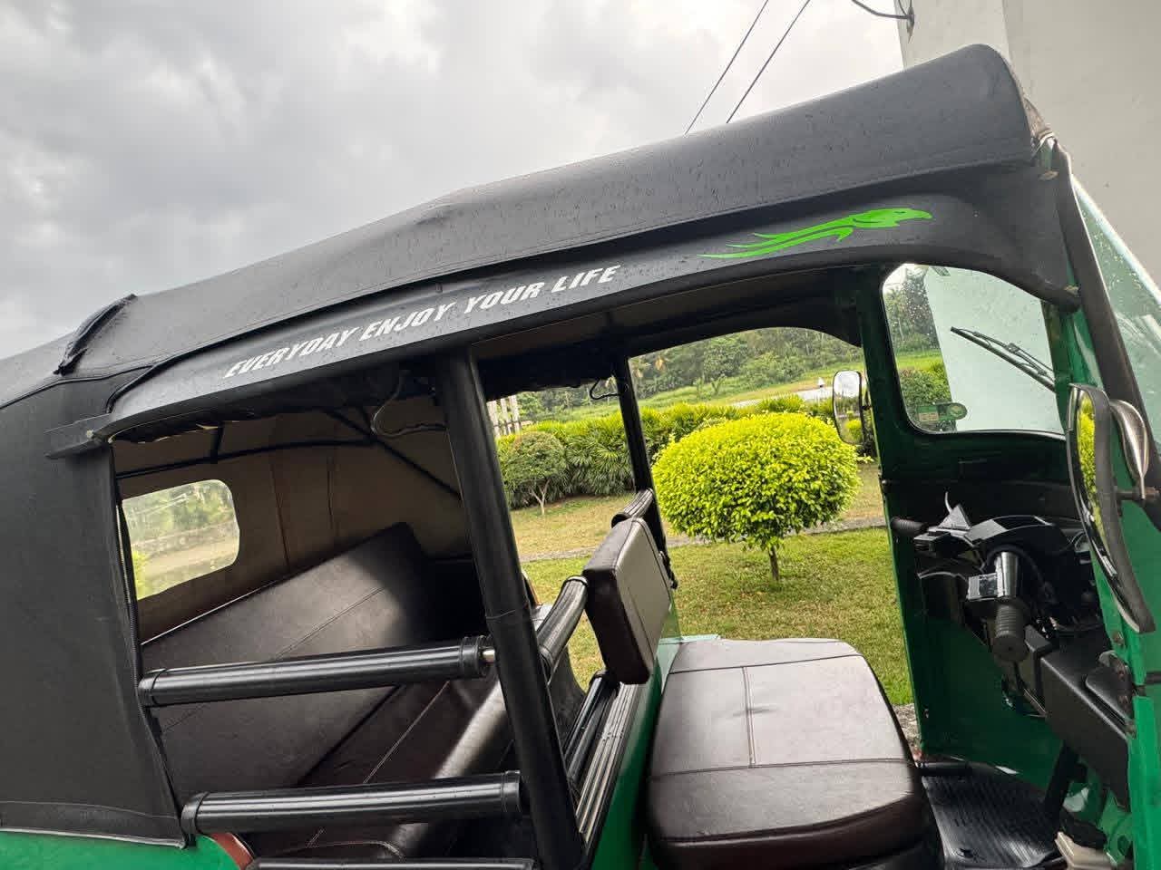 Bajaj Three Wheel 2017 - භාවිතා කරන ලද ත්‍රිරෝද රථය sale in Sri Lanka - patpat.lk