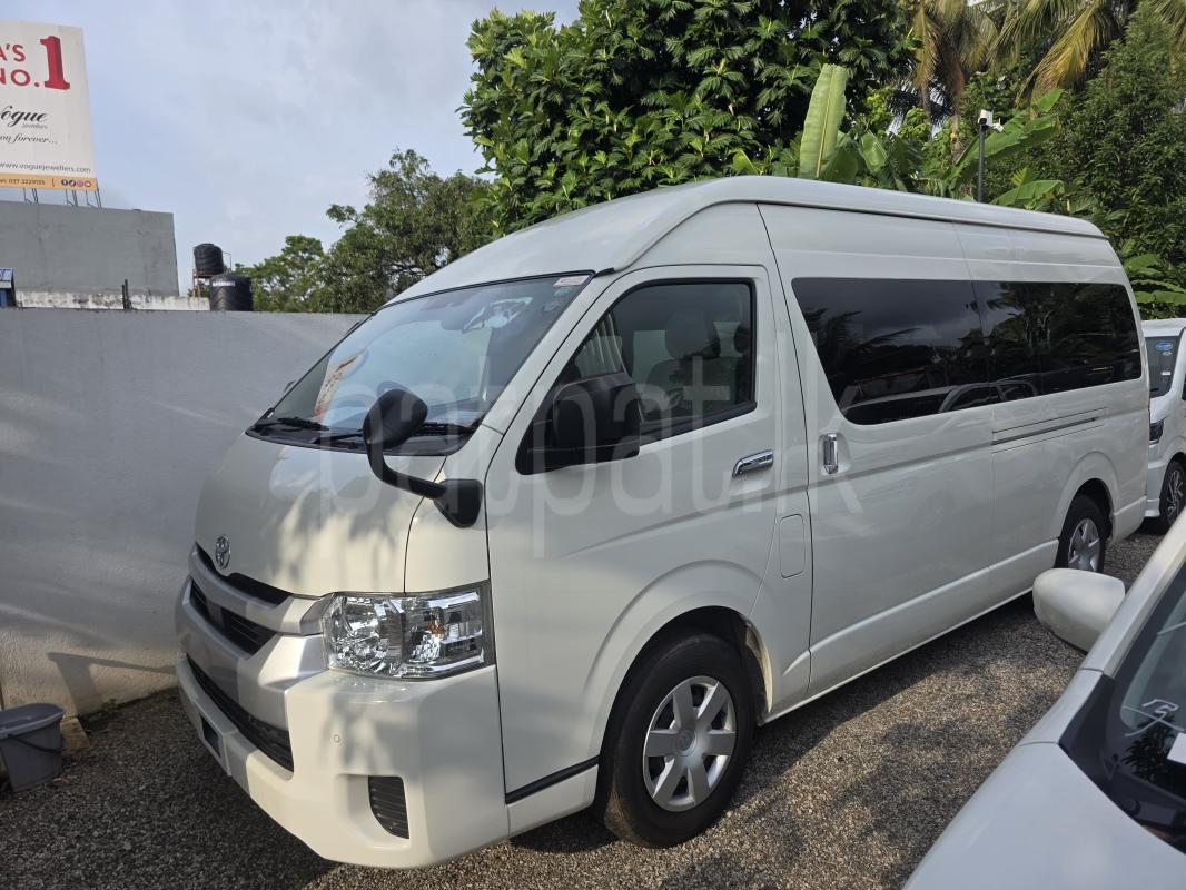Toyota Hiace 2024 - சான்றளிக்கப்பட்டது வேன் sale in Sri Lanka - patpat.lk