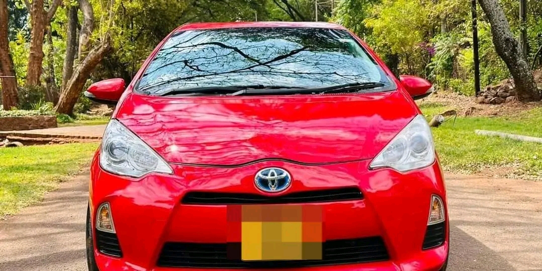 Toyota Aqua 2015 ads-image-1
