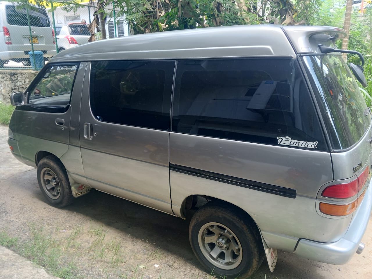 Toyota CR27 1992 - பயன்படுத்தப்பட்டது வேன் sale in Sri Lanka - patpat.lk
