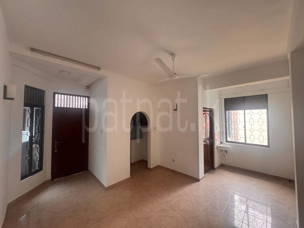 Unfurnished Apartment for Rent in Wellawatta (Colombo 06) ads-image-1