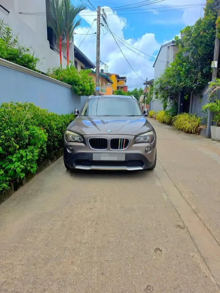 BMW x1 2011 - பயன்படுத்தப்பட்டது SUV sale in Sri Lanka - patpat.lk