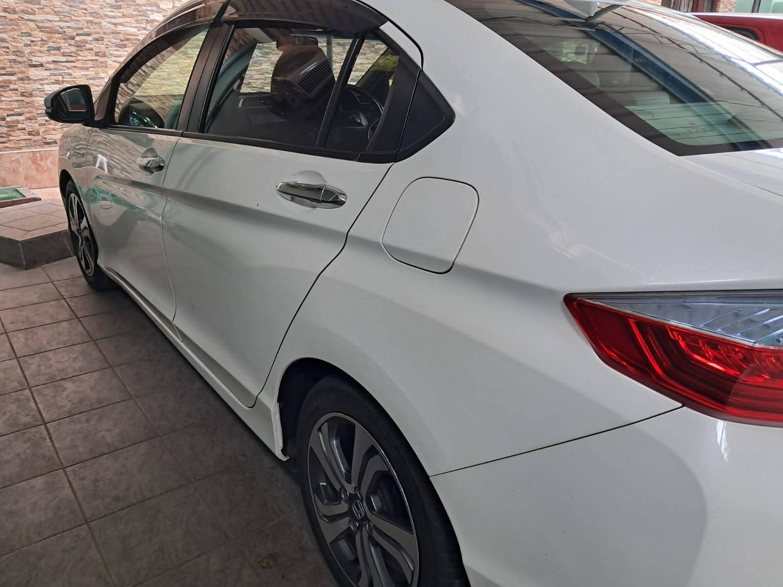 Honda Grace 2015 - Used Car sale in Sri Lanka - patpat.lk