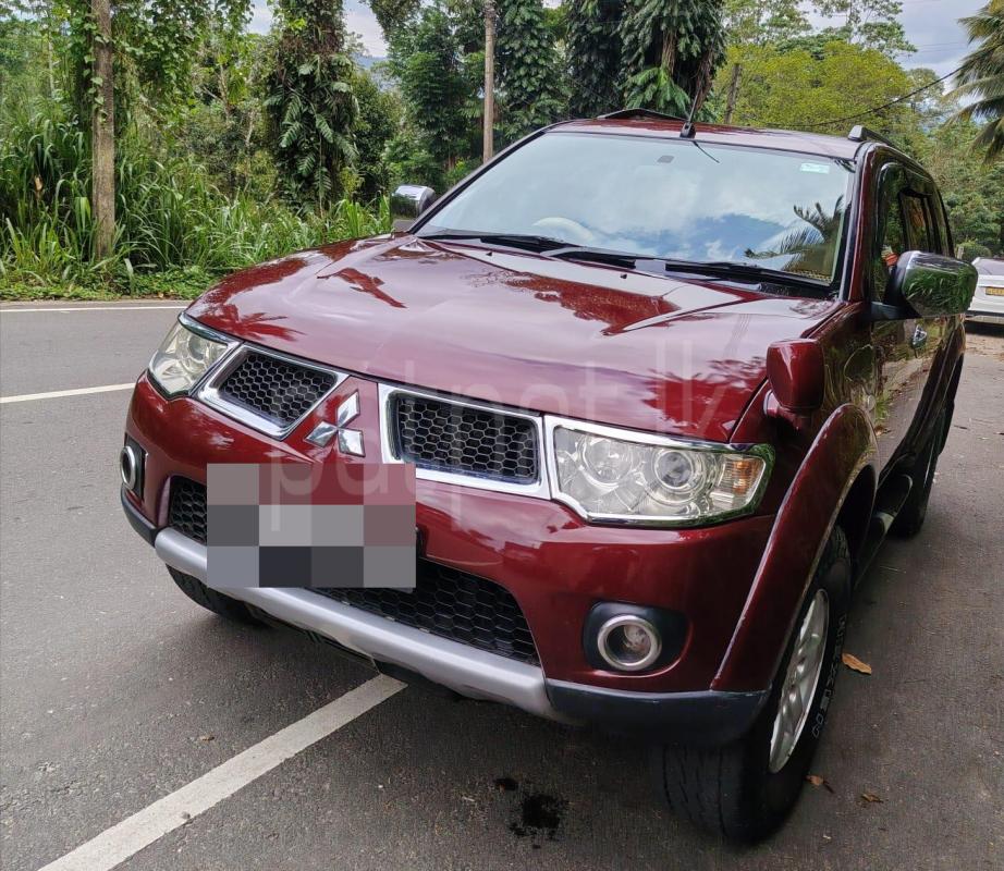 Mitsubishi Montero 2012 - பயன்படுத்தப்பட்டது SUV sale in Sri Lanka - patpat.lk