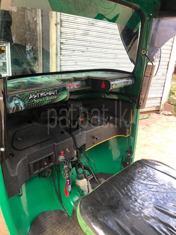 Bajaj 4 stroke 2011 - பயன்படுத்தப்பட்டது முச்சக்கர வண்டி sale in Sri Lanka - patpat.lk