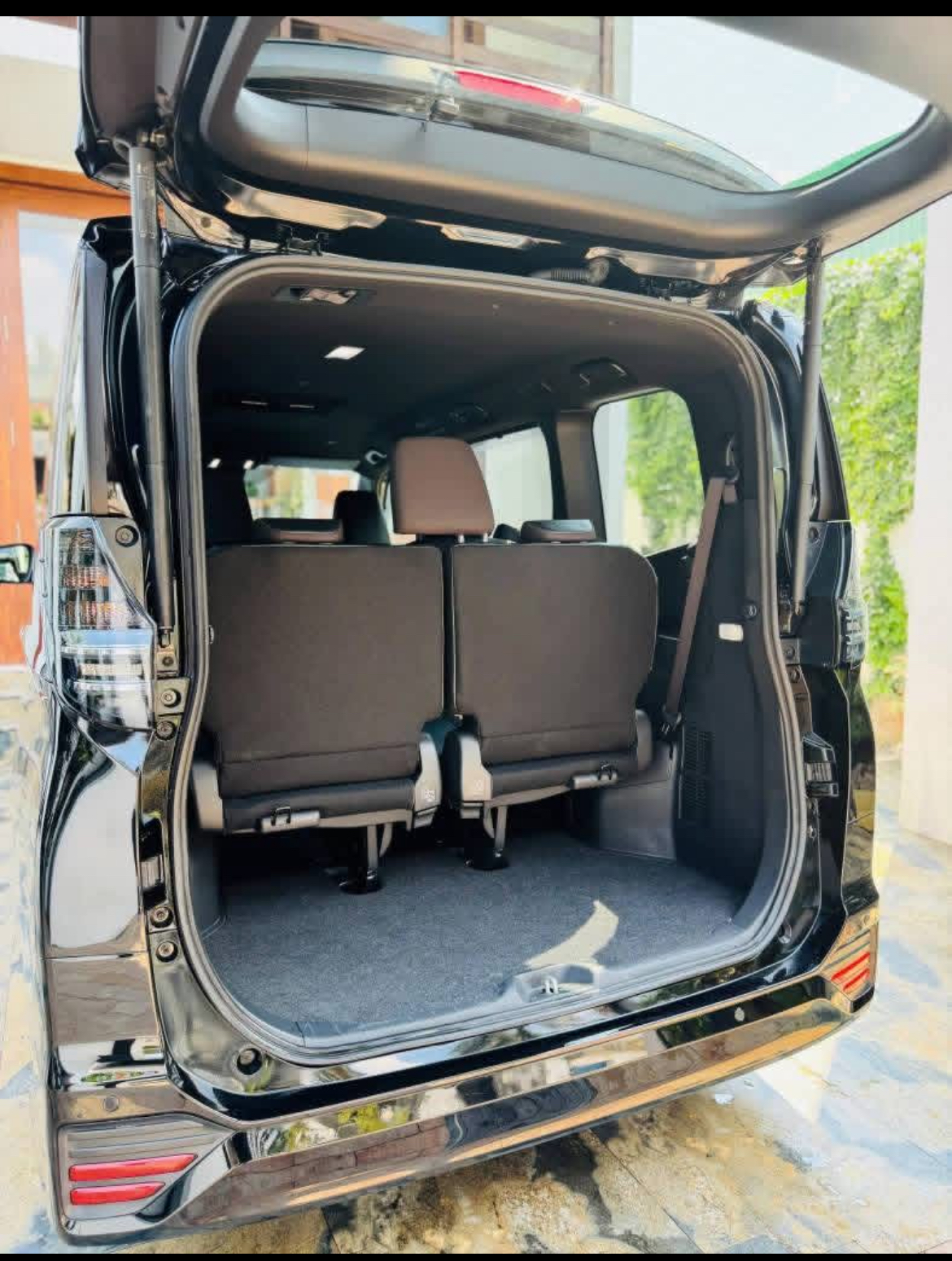 Toyota Voxy 2024 - சான்றளிக்கப்பட்டது வேன் sale in Sri Lanka - patpat.lk