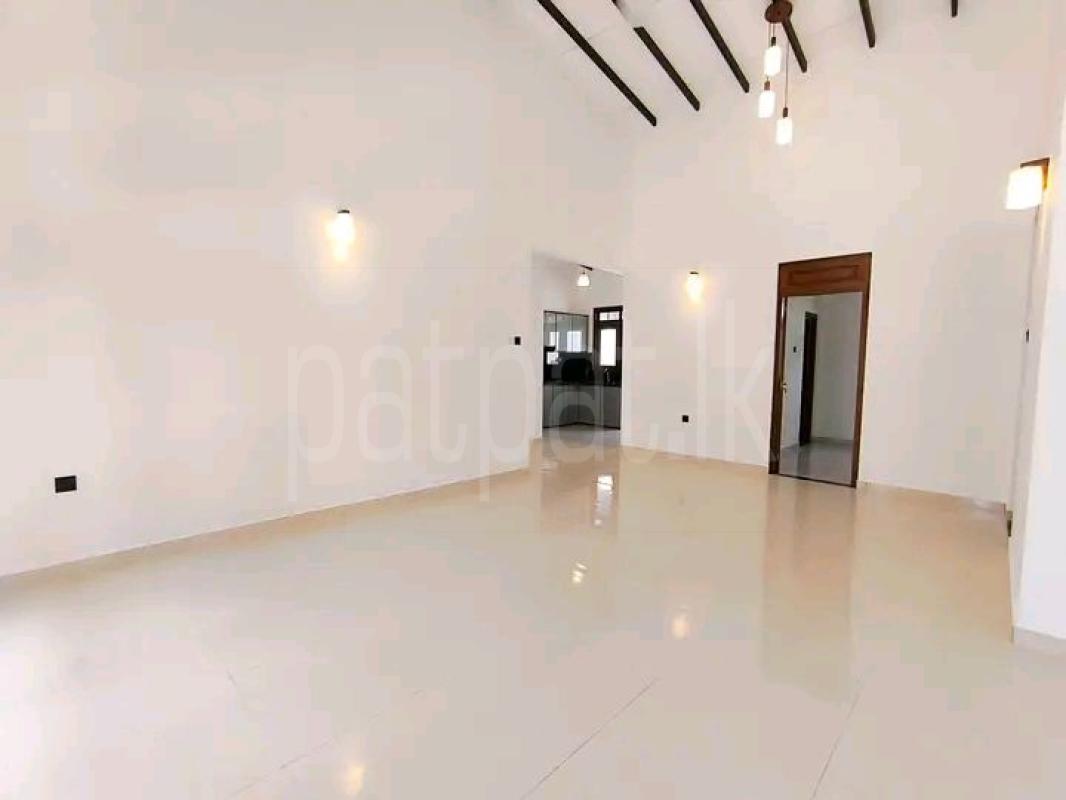 House for Sale in Athurugiriya
