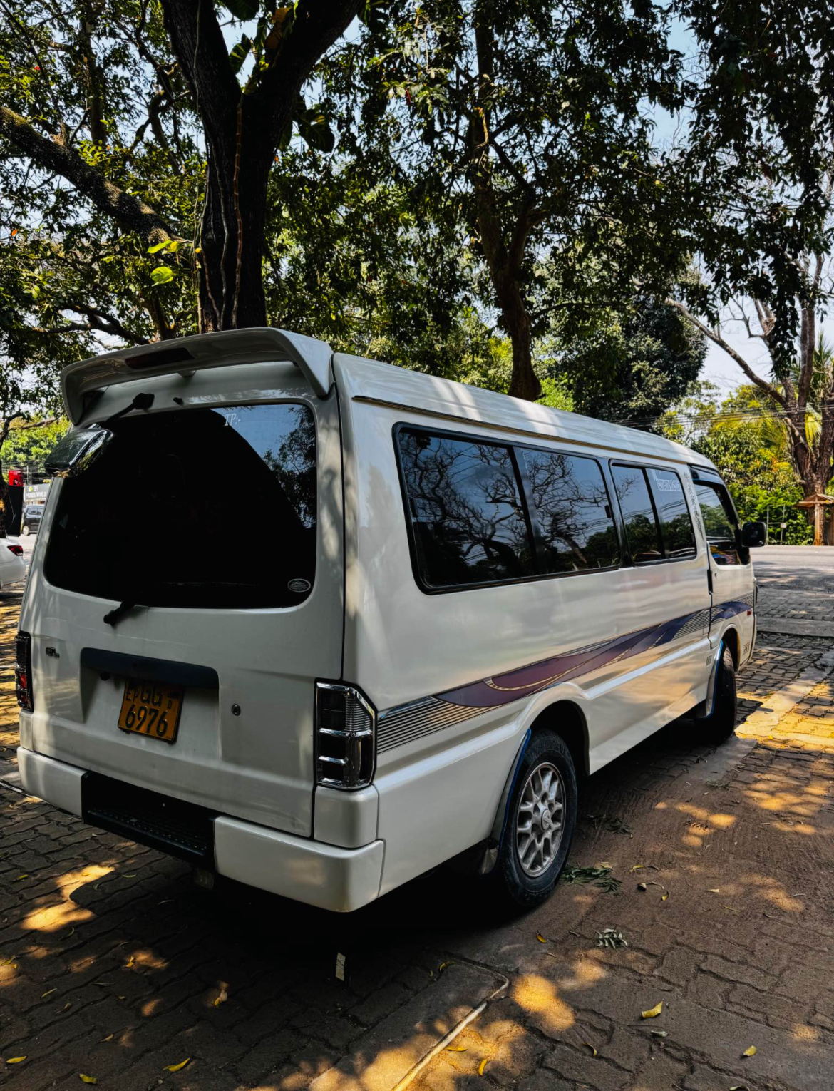 Mazda Brawny 1999 - பயன்படுத்தப்பட்டது வேன் sale in Sri Lanka - patpat.lk