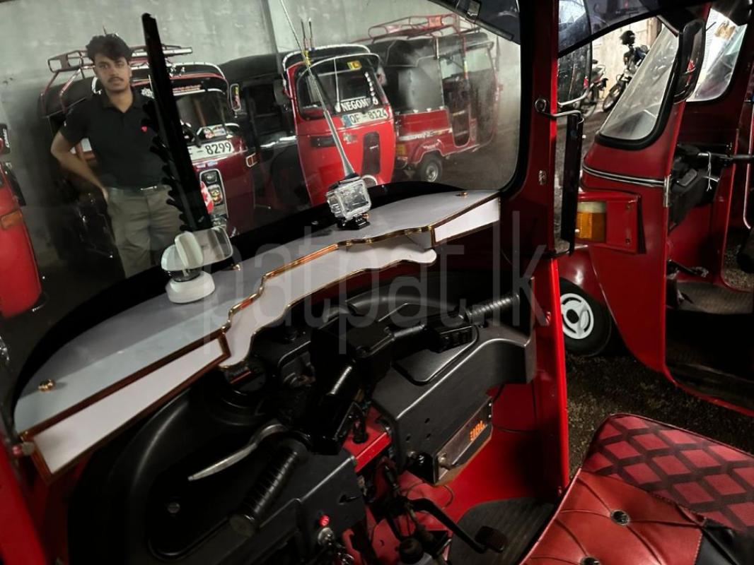 Bajaj 4 stroke 2010 - பயன்படுத்தப்பட்டது முச்சக்கர வண்டி sale in Sri Lanka - patpat.lk