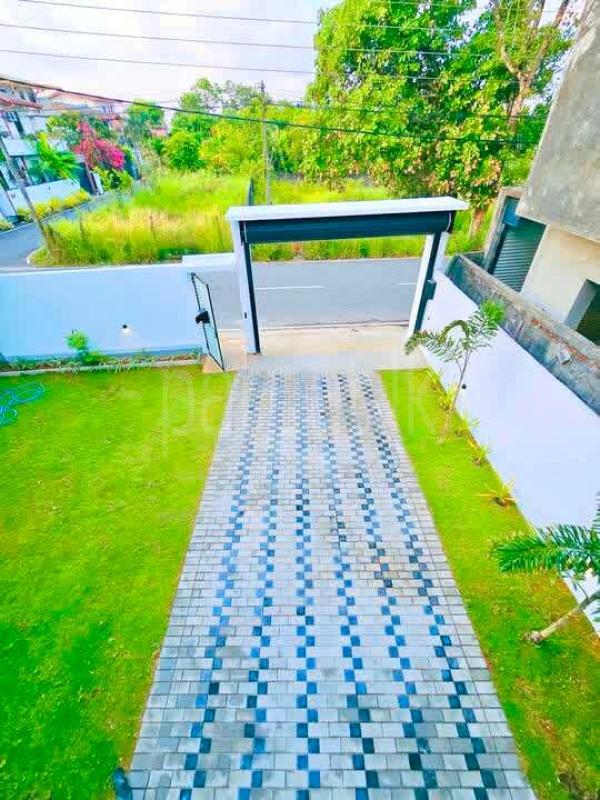 House for Sale in Athurugiriya ads-image-1