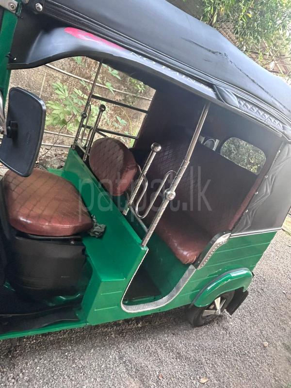 Bajaj 4 stroke 2015 - Used Three wheeler sale in Sri Lanka - patpat.lk