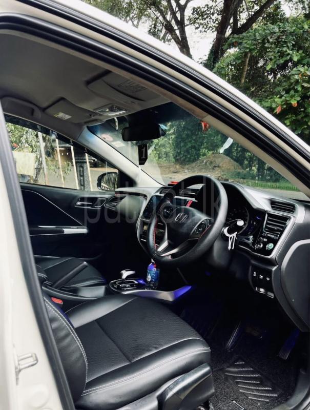 Honda Grace 2016 - பயன்படுத்தப்பட்டது கார் sale in Sri Lanka - patpat.lk