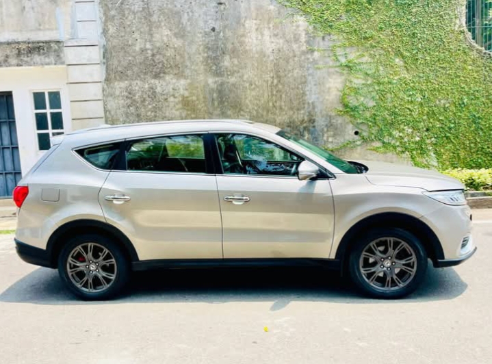 Advertisement image 6