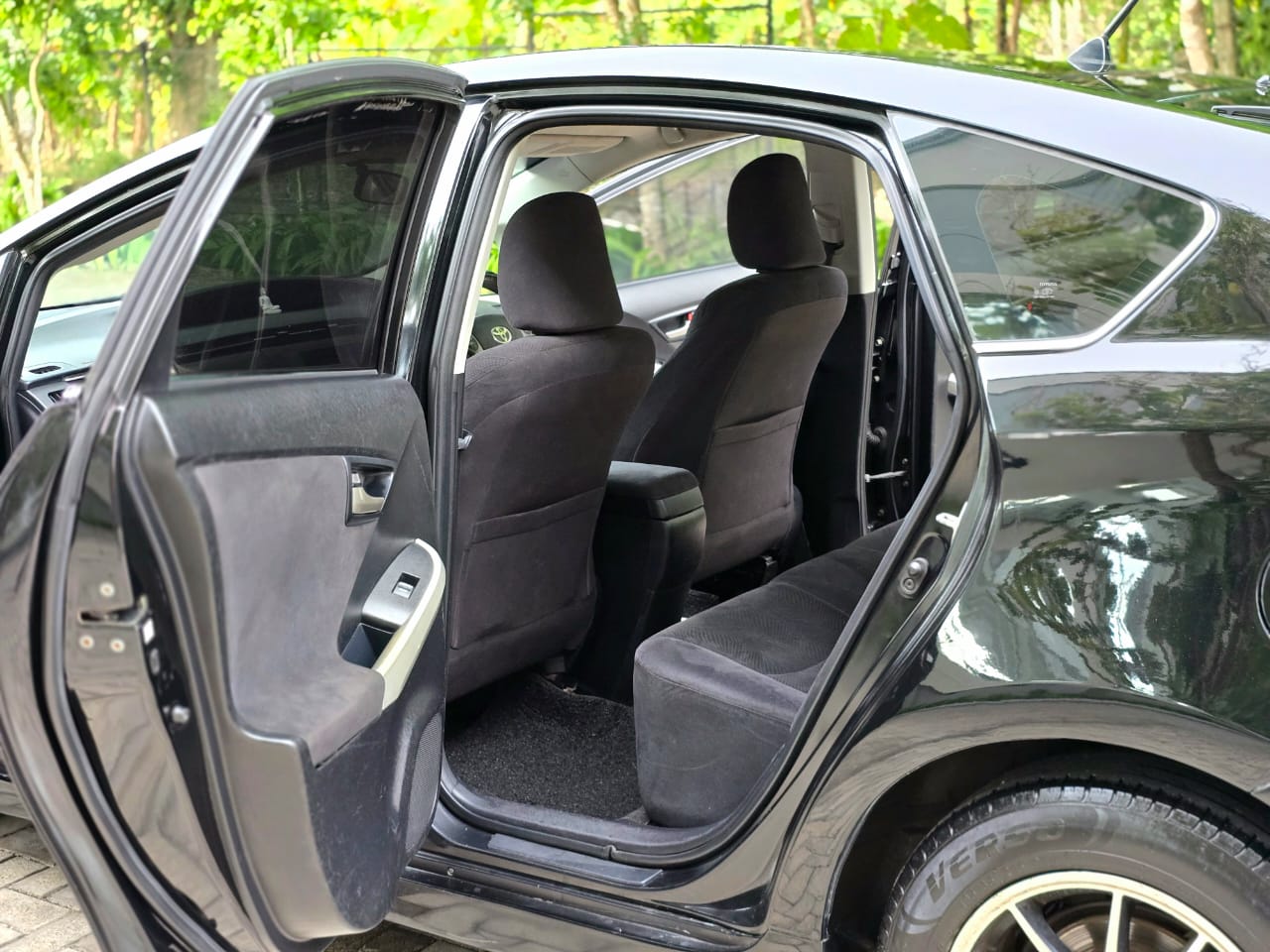 Toyota Prius 2014 - பயன்படுத்தப்பட்டது கார் sale in Sri Lanka - patpat.lk