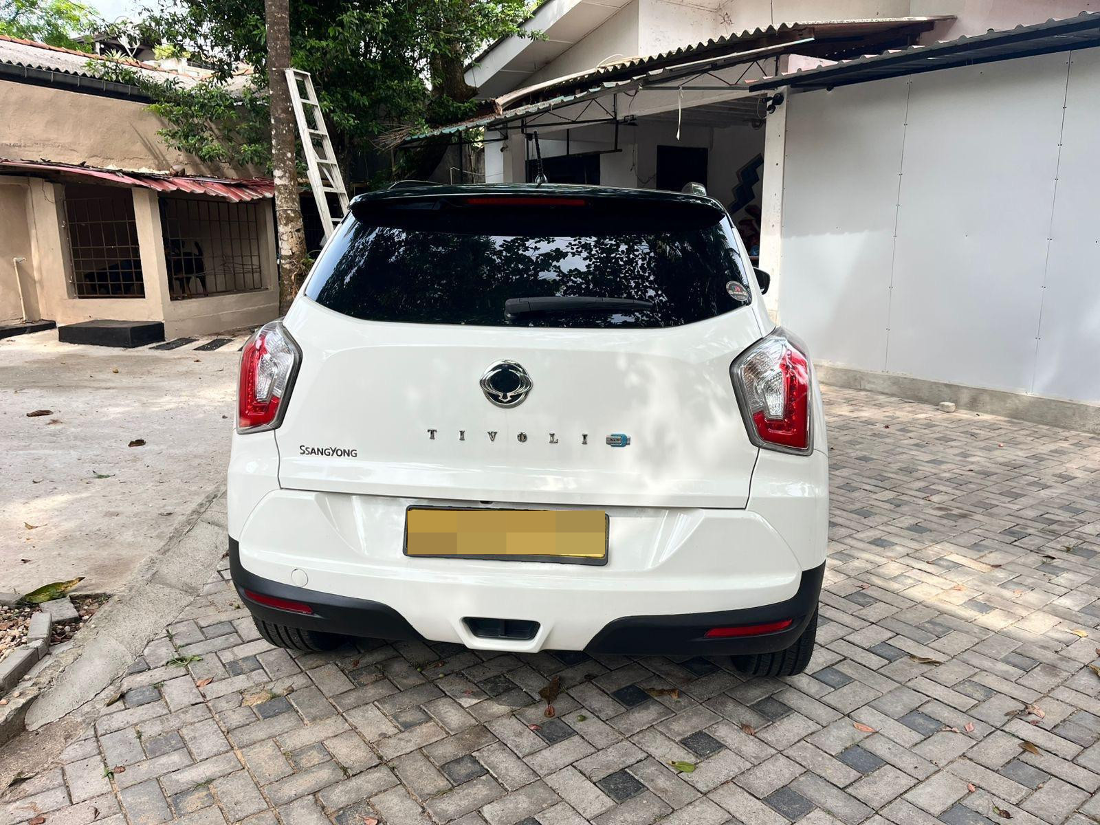 Micro Tivoli 2016 - பயன்படுத்தப்பட்டது SUV sale in Sri Lanka - patpat.lk