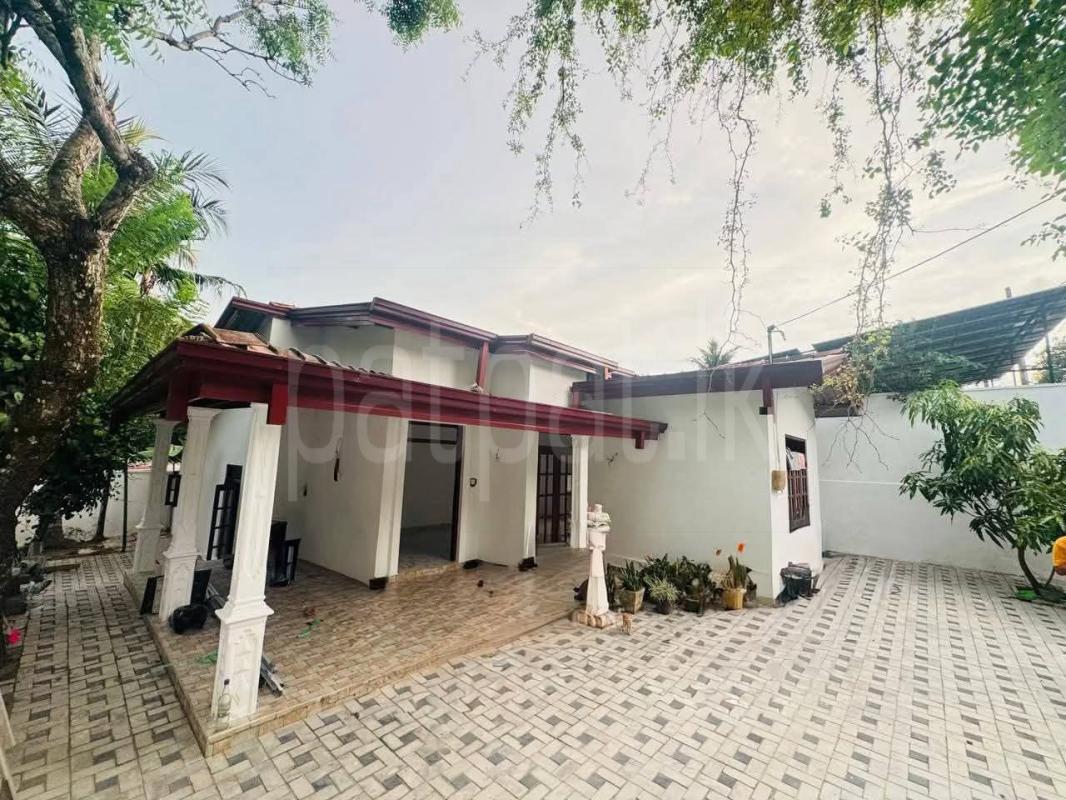 House for Sale in Athurugiriya